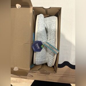 NEW IN BOX AND WITH TAG- Size 10 Woman’s - TOMS SWEATER KNIT STYLE shoes